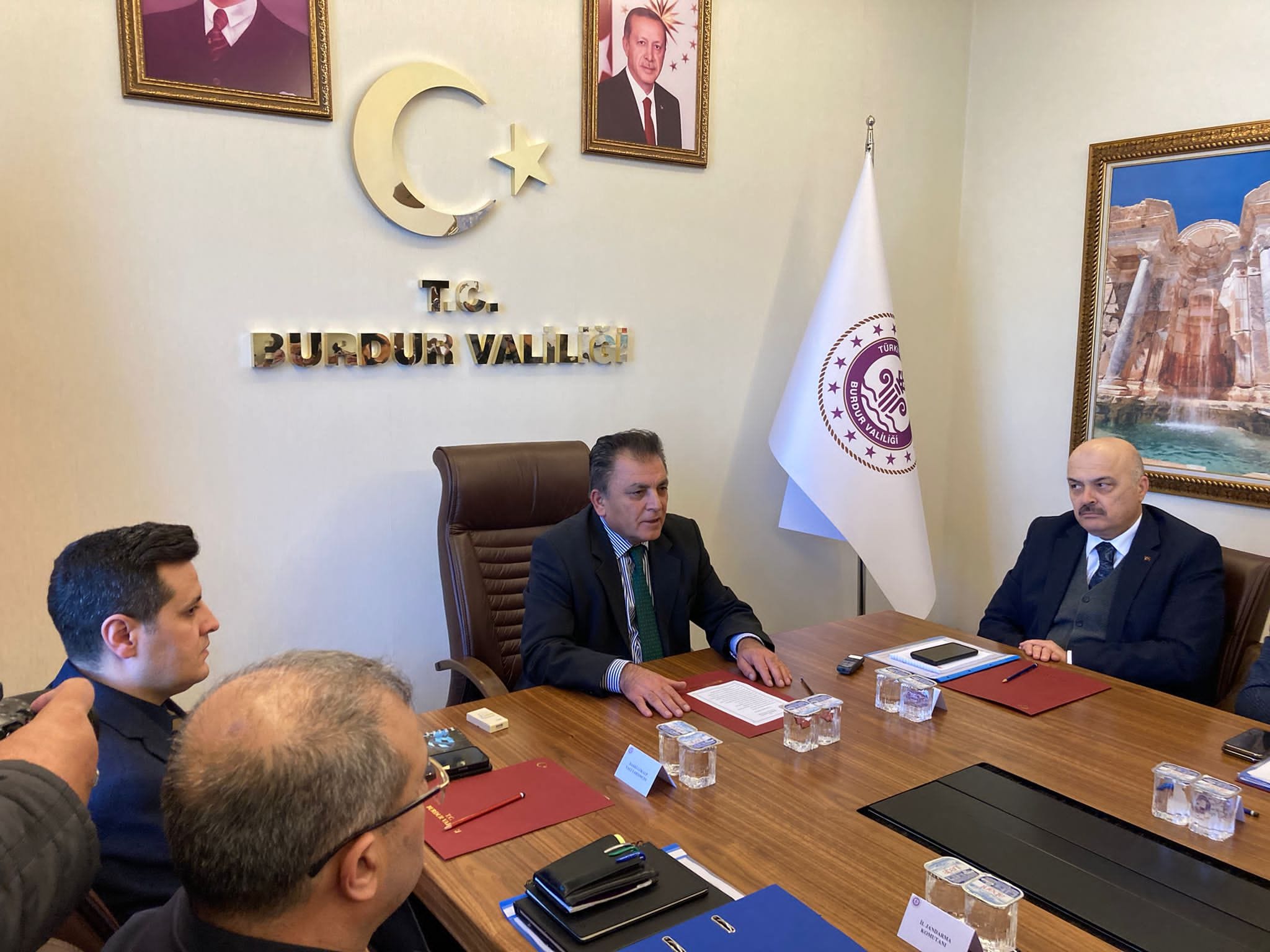 Burdur Vali Vekili Ahmet Mailoğlu, Seçim Tedbirleri Toplantısında Siyasi Parti İl Başkanlarıyla Bir Araya Geldi