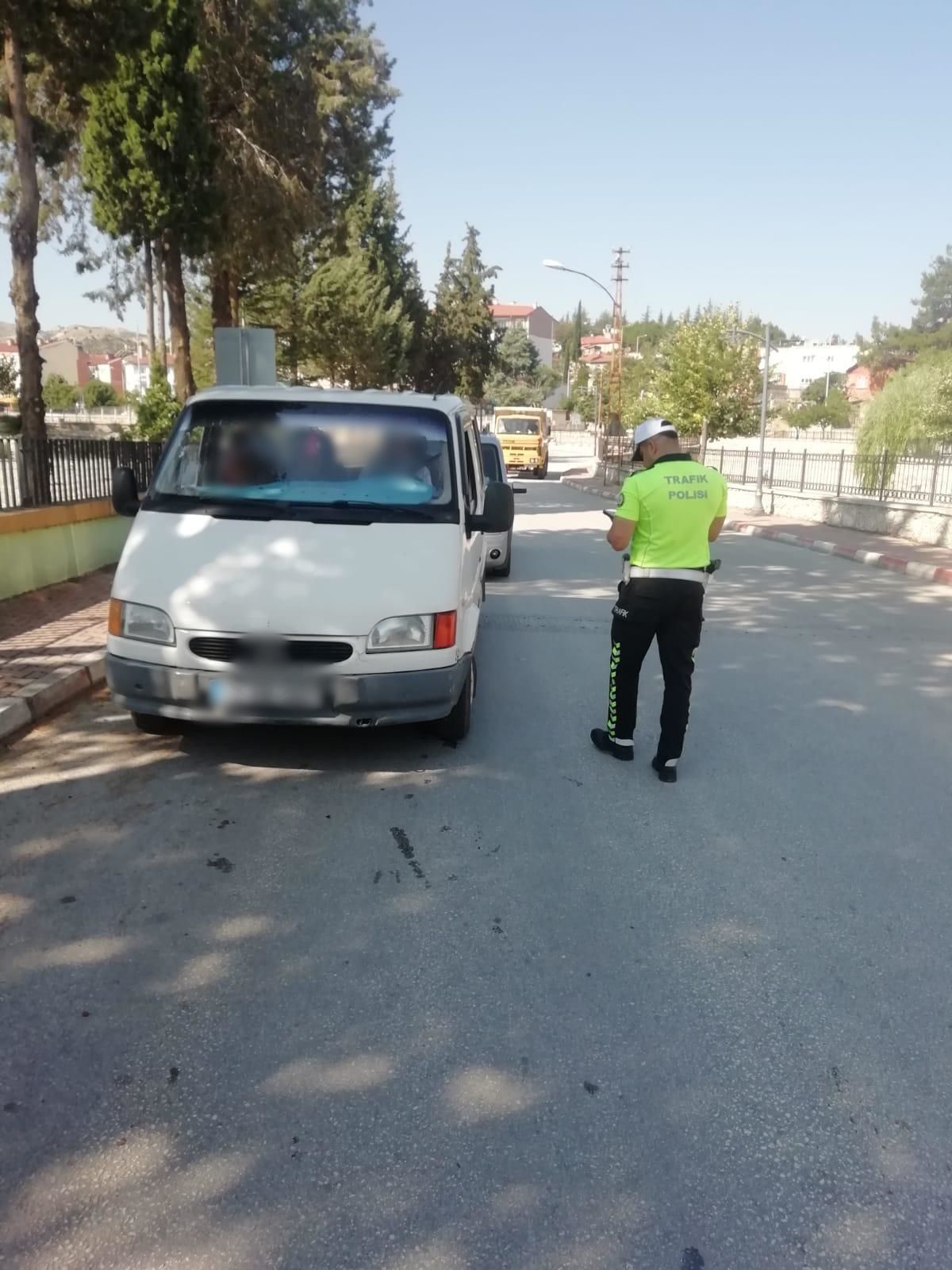 Emniyet Trafik Ekiplerinden Tarım İşçileri Servislerine Denetim