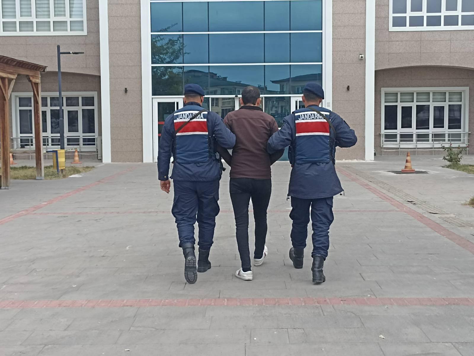 Burdur’da Kaçakçılık ve Narkotik Operasyonları: 6 Şüpheli Tutuklandı